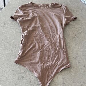 Abercrombie & FitchSoft taupe Short Sleeve Bodysuit BROWN SMALL